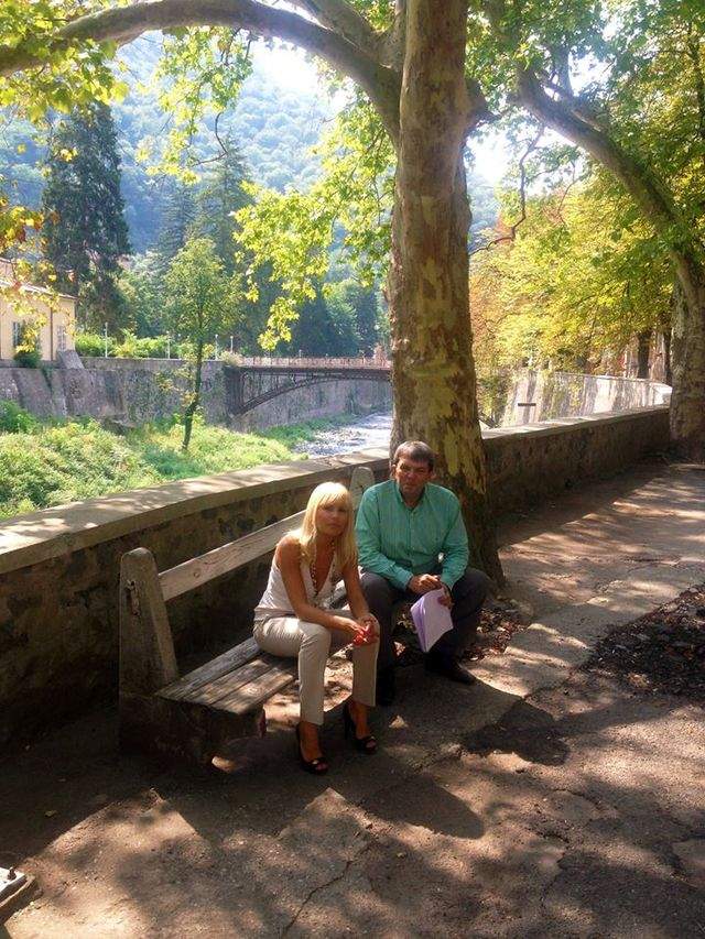 Elena Udrea, vizită la Băile Herculane. Uite ce ţinută sexy a abordat! / GALERIE FOTO