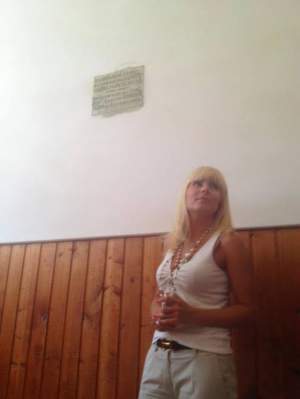 Elena Udrea, vizită la Băile Herculane. Uite ce ţinută sexy a abordat! / GALERIE FOTO