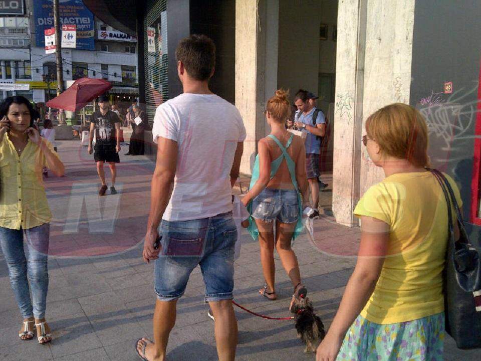 EXCLUSIV!!! Raluca Podea pregăteşte o cină festivă cu tatăl ei şi cu iubitul! Care să fie motivul? Foto paparazzi