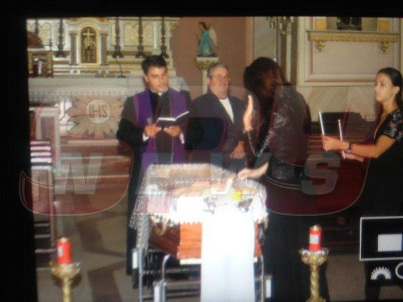 Trupul neînsufleţit al Veronicăi Bulai a ajuns la Bacău! Ramona plânge în hohote! Imagini în premieră