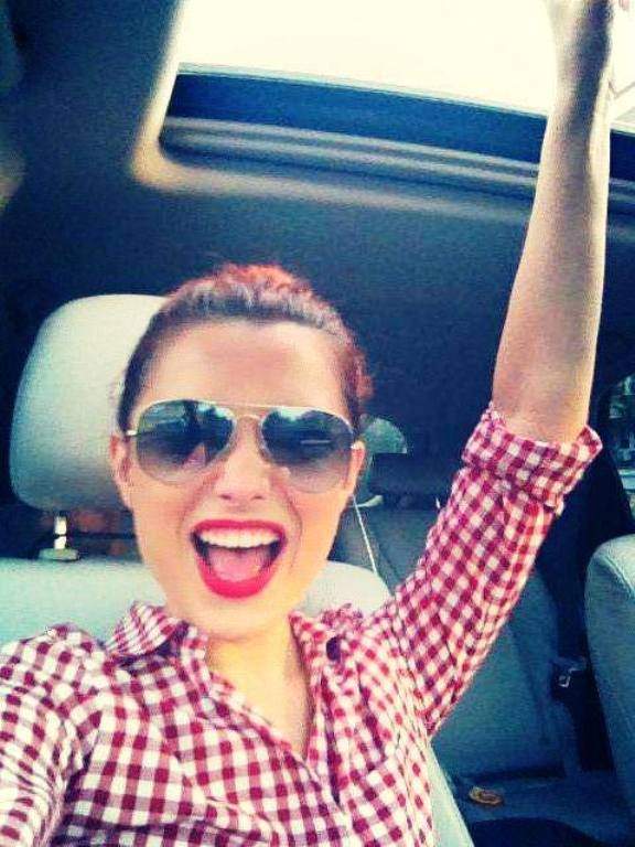 Yuhu! Elena Gheorghe e pusă pe fapte mari!