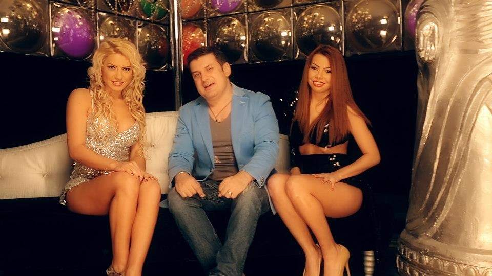 Trei fete cucuiete. Care dintre surorile Mocanu ţi se pare mai sexy?