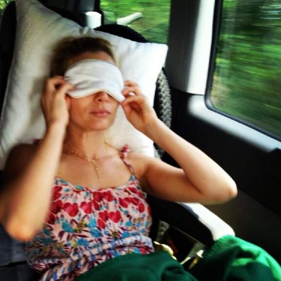La asta nu te aşteptai. Uite ce face Laura Cosoi în vacanţă!