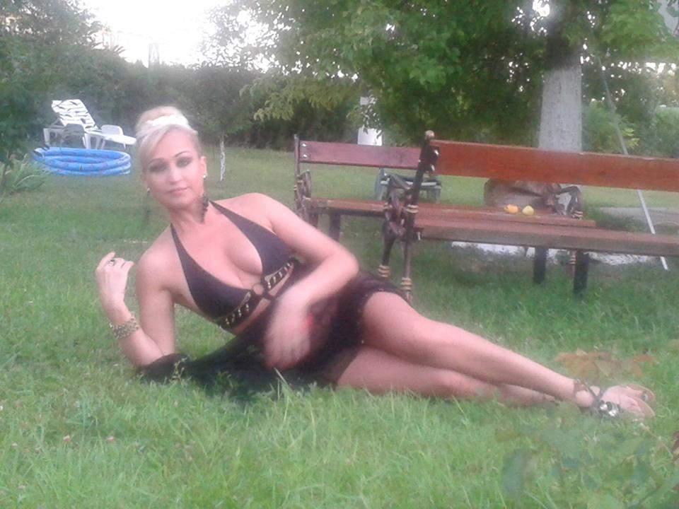 Simona ex-Dichiseanu, cu sânii la vedere! Foto incredibil