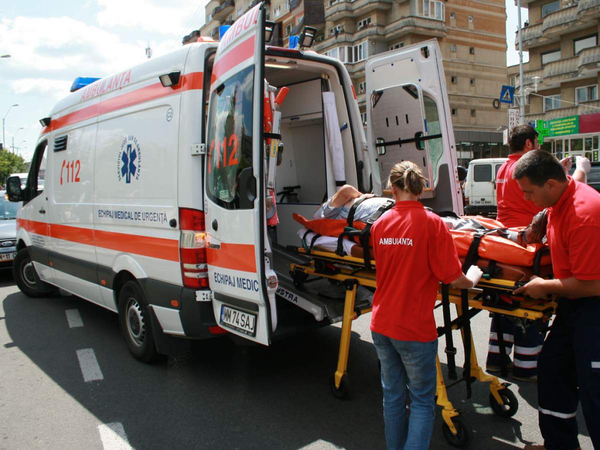 O ambulanţă cu pacienţi a fost implicată într-un grav accident rutier din centrul Capitalei!