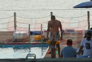 EXCLUSIV!!!!! Marcel Sârbu surprins la mare în compania unei şatene! Vezi cine e persoana care i-a cucerit inima!/ Foto Paparazzi