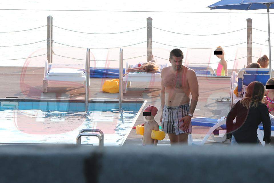 EXCLUSIV!!!!! Marcel Sârbu surprins la mare în compania unei şatene! Vezi cine e persoana care i-a cucerit inima!/ Foto Paparazzi