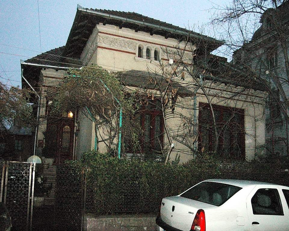 DOSAR Război pe 2.000.000 de euro! Fraţii Dolănescu îşi împart şi locurile-n cimitir