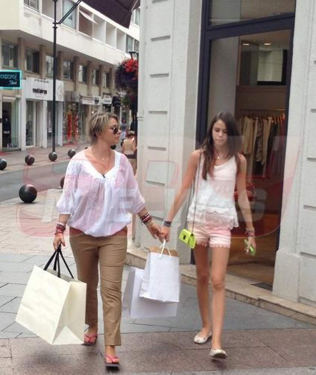 Te-am prins! Anamaria Prodan, shopping la Monte Carlo! / GALERIE FOTO