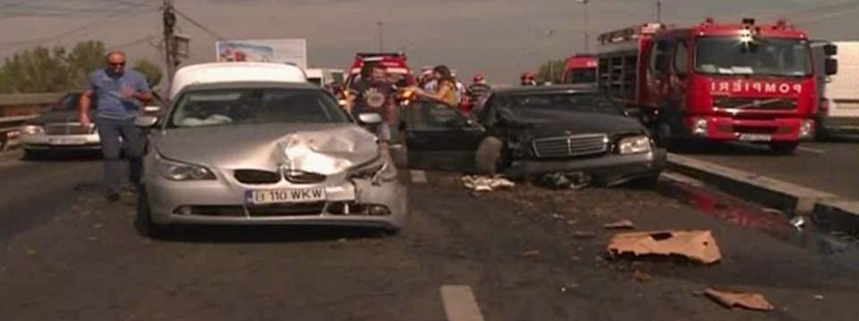 Accident în lanţ pe Podul Otopeni! Două persoane au fost rănite grav!