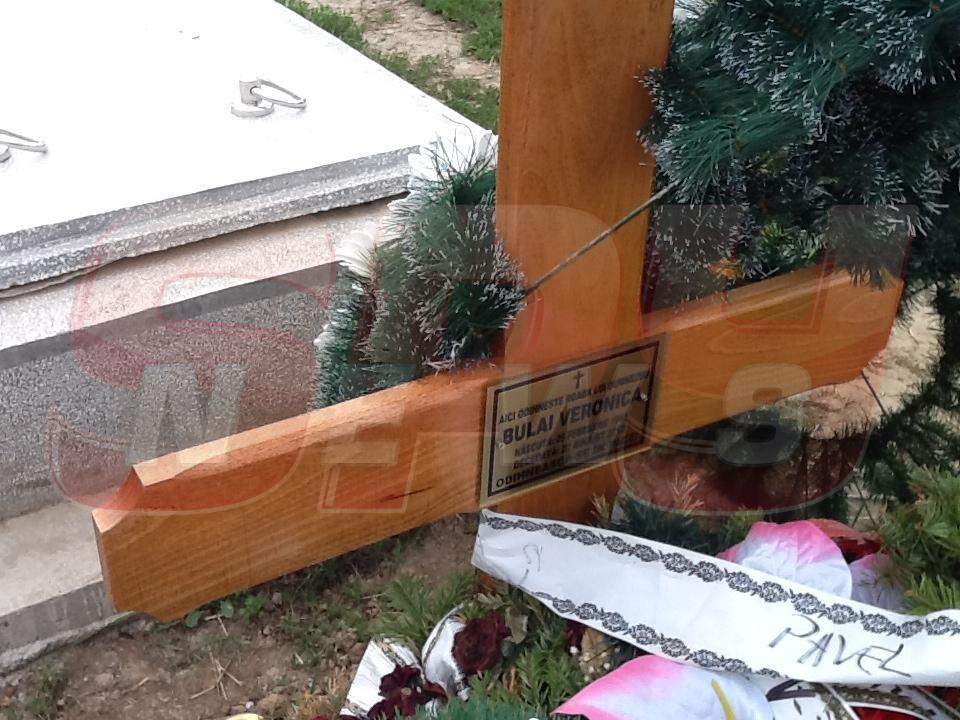 Monica Gabor a angajat oameni să se ocupe de mormântul mamei ei! / FOTO EXCLUSIV