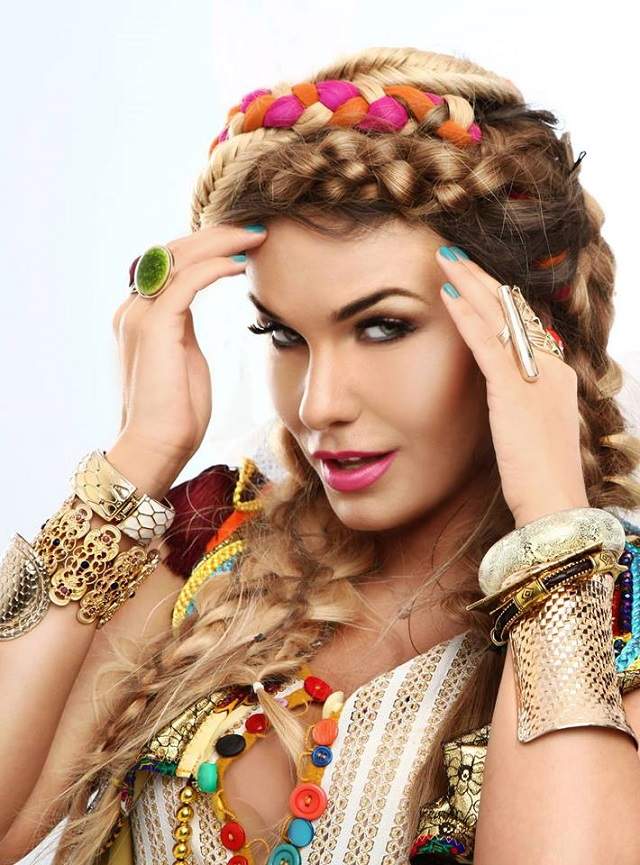 Anna Lesko are o sosie! Credeţi că e mai sexy copia decât originalul?