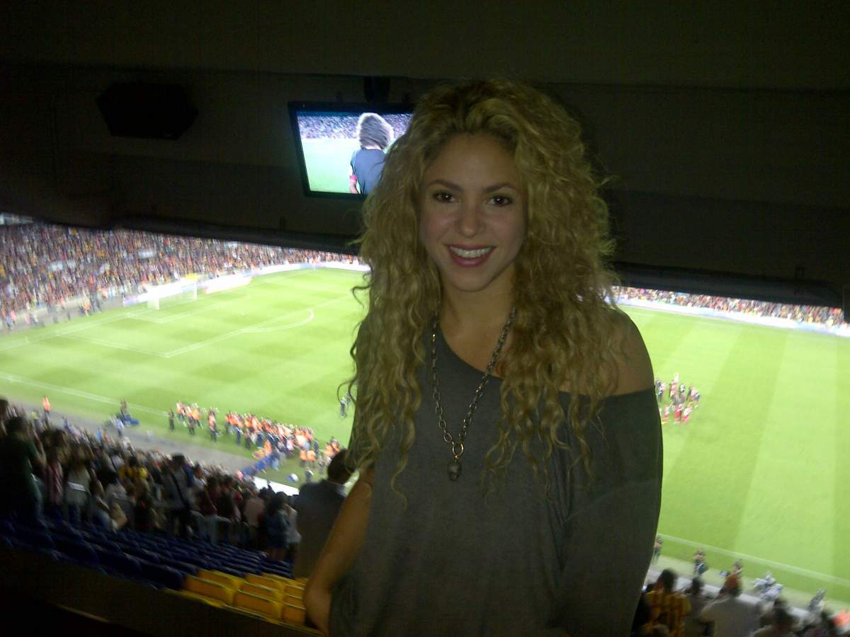 Shakira, ce-ţi mai place să patinezi!