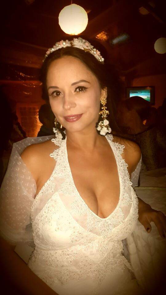 Andreea Marin, incredibil de sexy într-o rochie de mireasă