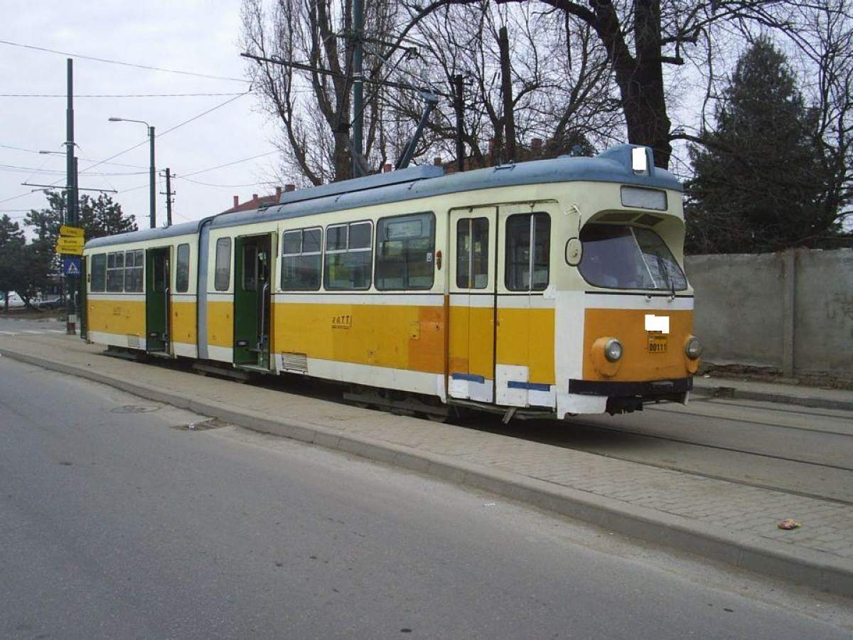 Dramatic! Un tramvai a trecut peste un bărbat!