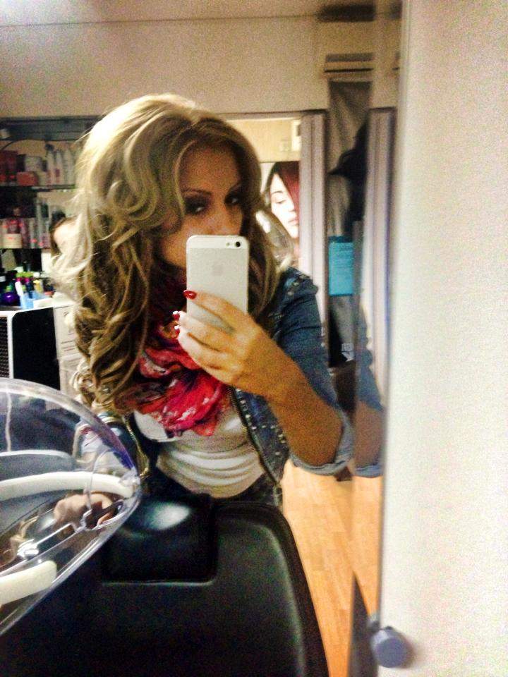 Denisa Biţă şi-a schimbat look-ul. Îţi place mai mult aşa?