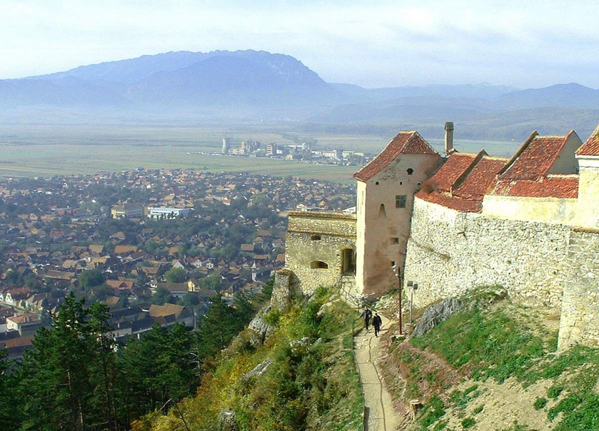 Ştii unde se află cel mai vechi oraş din România? Tu poate locuieşti acolo!