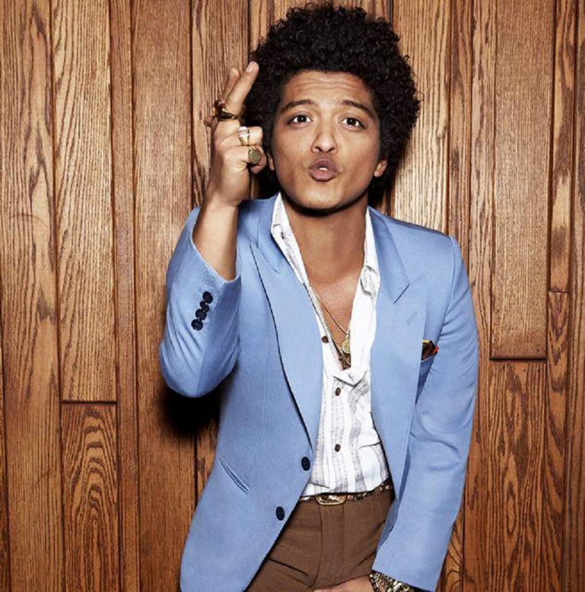 Bruno Mars de România face ravagii în showbiz! VIDEO