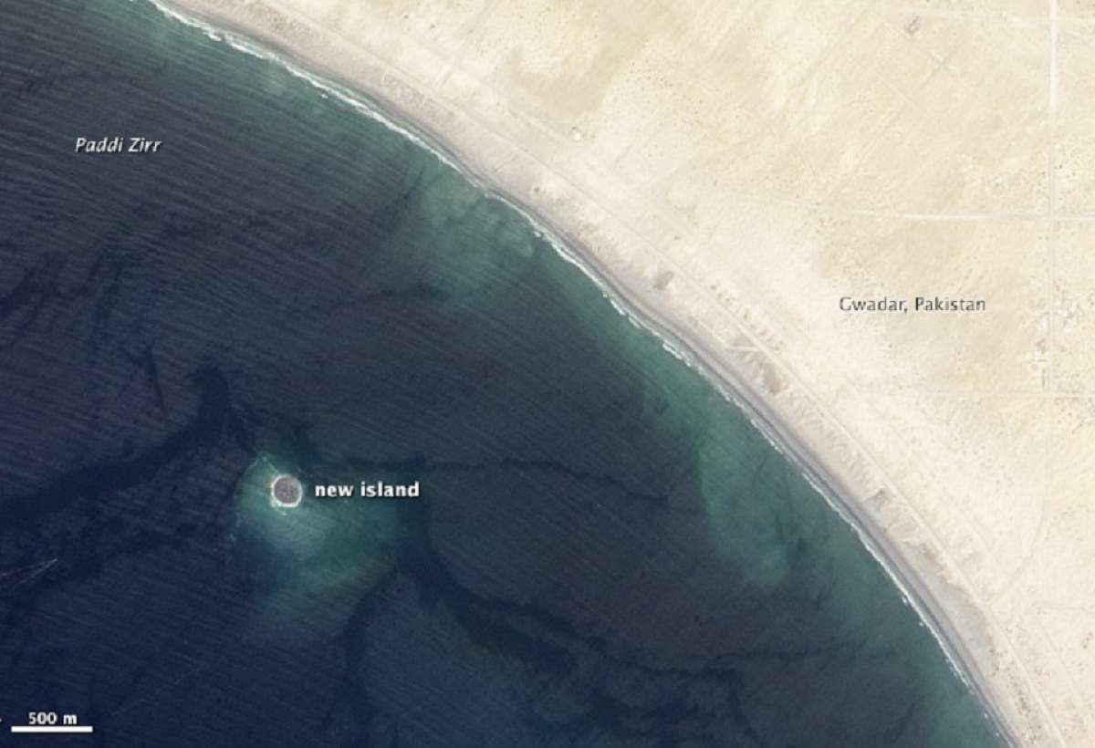 Ce este de fapt insula din Marea Arabiei care a apărut în urma unui cutremur!/ FOTO