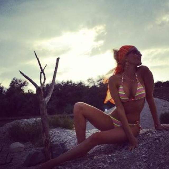 Laura Cosoi încinge atmosfera! / FOTO INCENDIAR