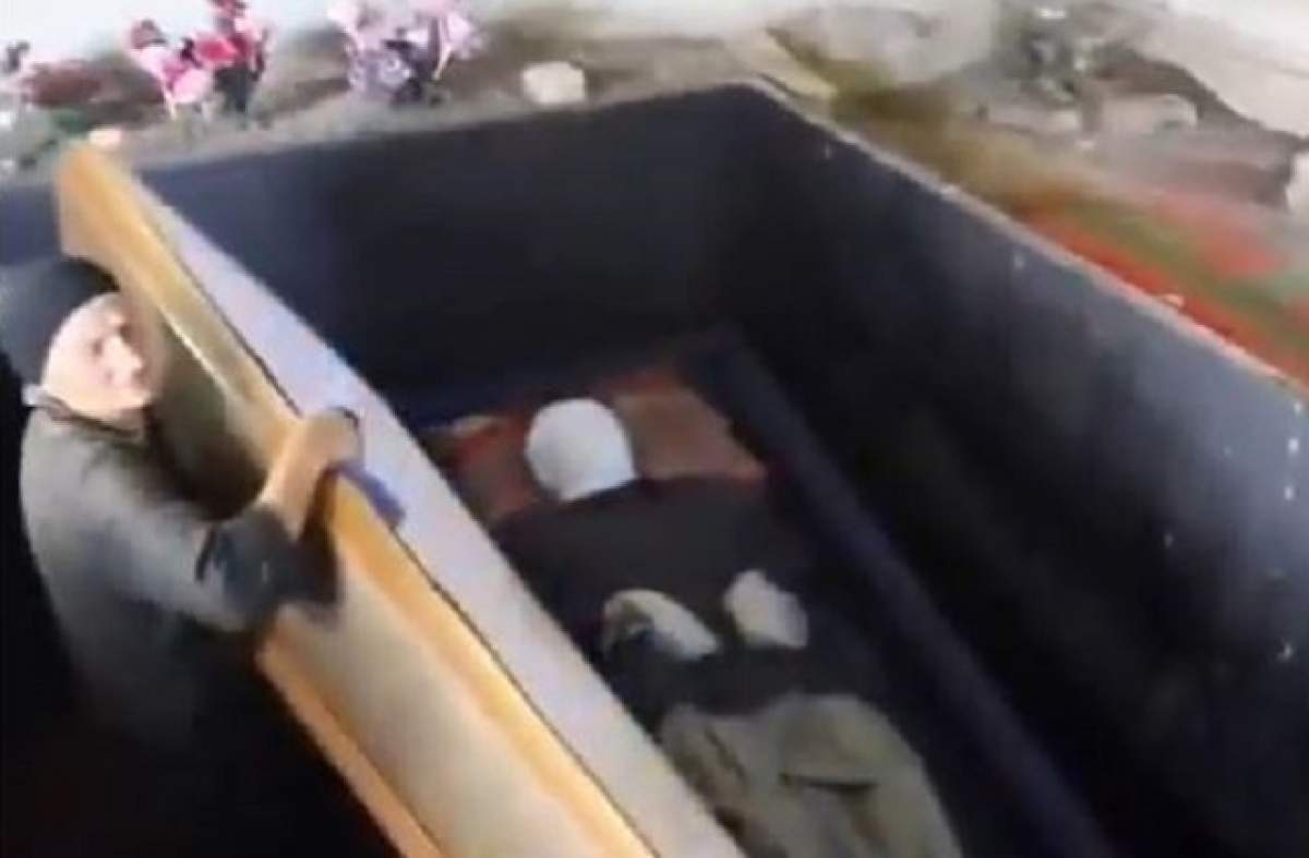 VIDEO ŞOCANT! O femeie şi-a ţinut fiul mort în casă timp de 18 ANI!