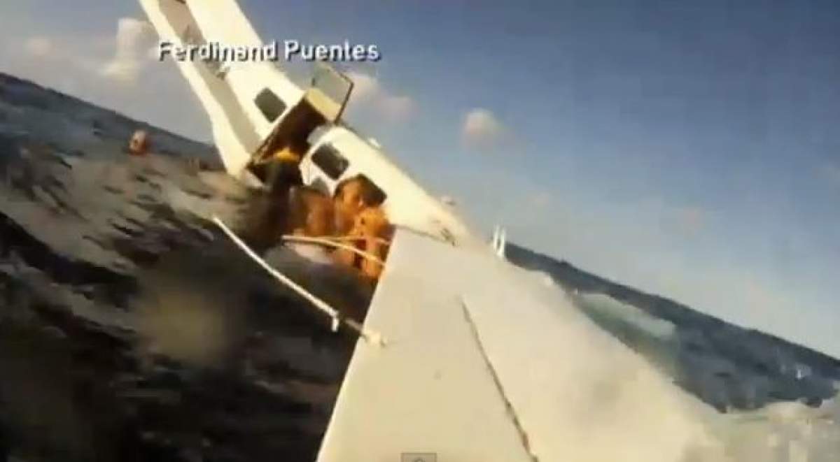 VIDEO DRAMATIC  Momentul prăbuşirii unui avion, filmat de un supravieţuitor. Cum reacţionează oamenii puşi în faţa morţii