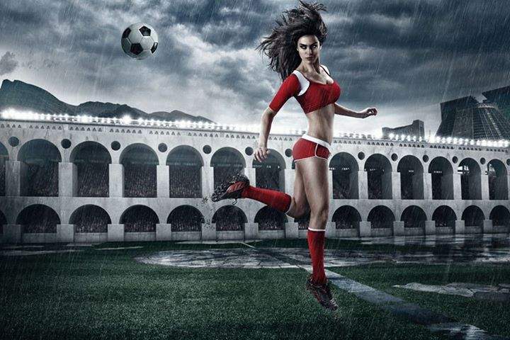 Galerie foto Uite cum arată calendarul FIFA World 2014! Fetele astea te lasă fără glas