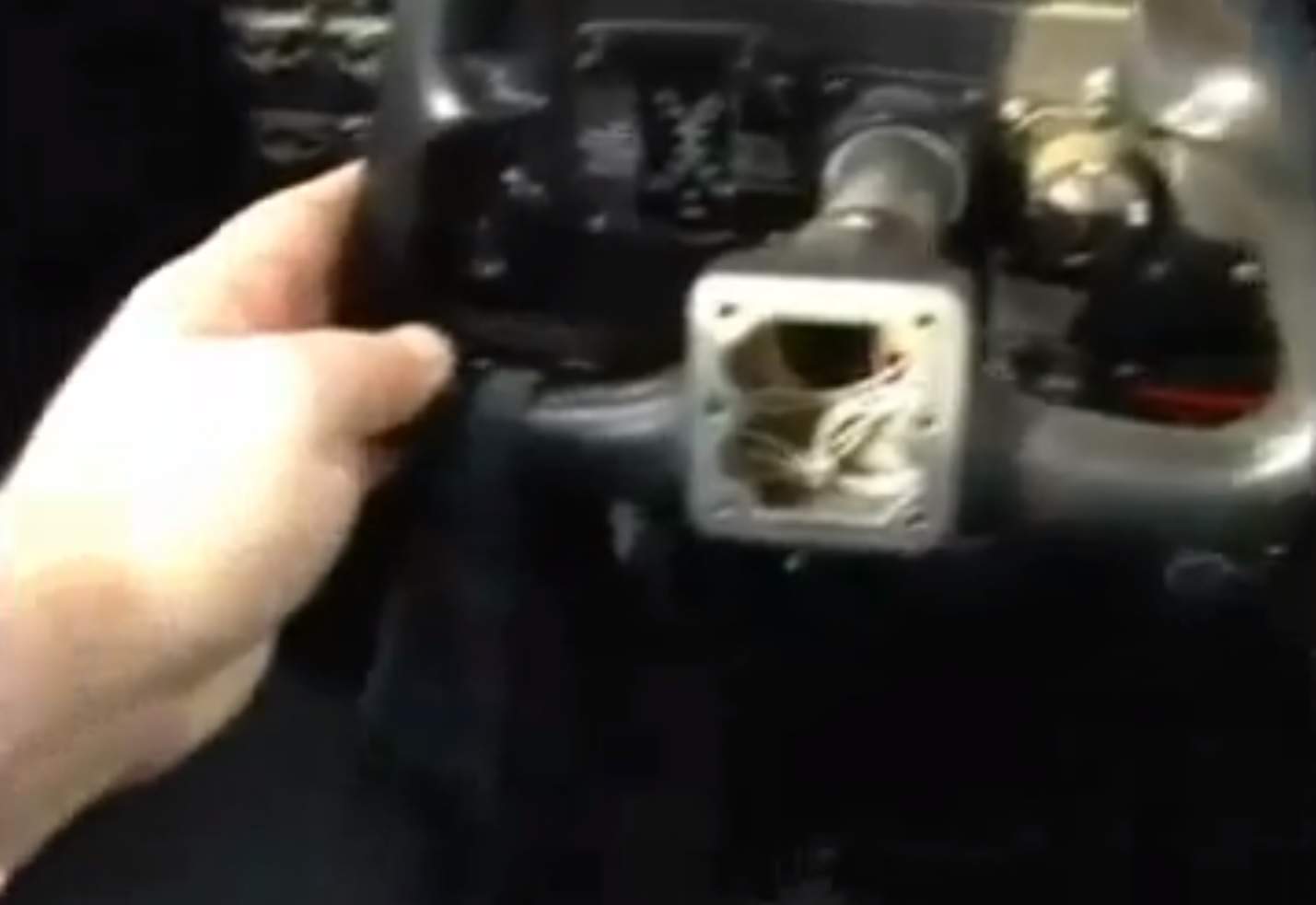 VIDEO Primele imagini din avionul groazei! Aparatul de zbor, considerat unul dintre cele mai bune
