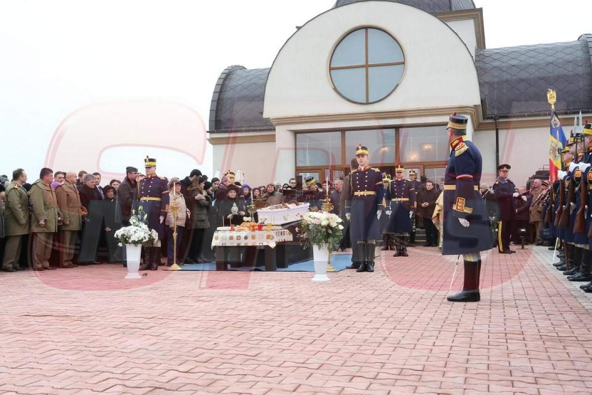 Detalii inedite de la funeralii! Ce nu s-a văzut la înmormântarea Aureliei Ion!