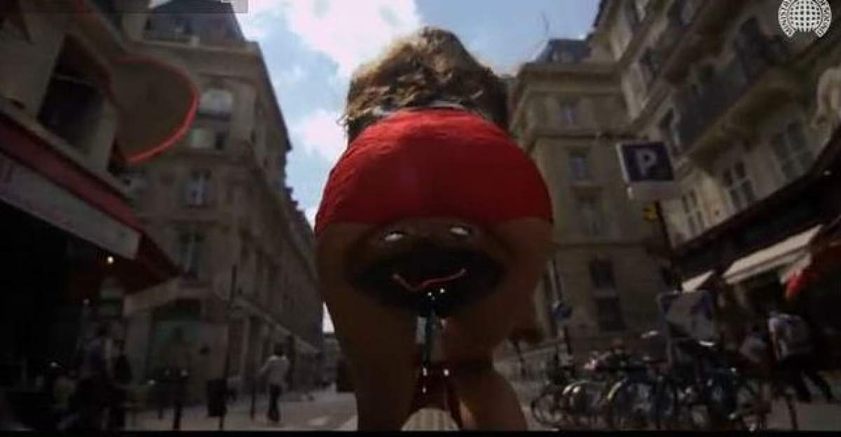 VIDEO Aşa poziţii sexy? Fetele astea te vor face să le iubeşti bicicleta