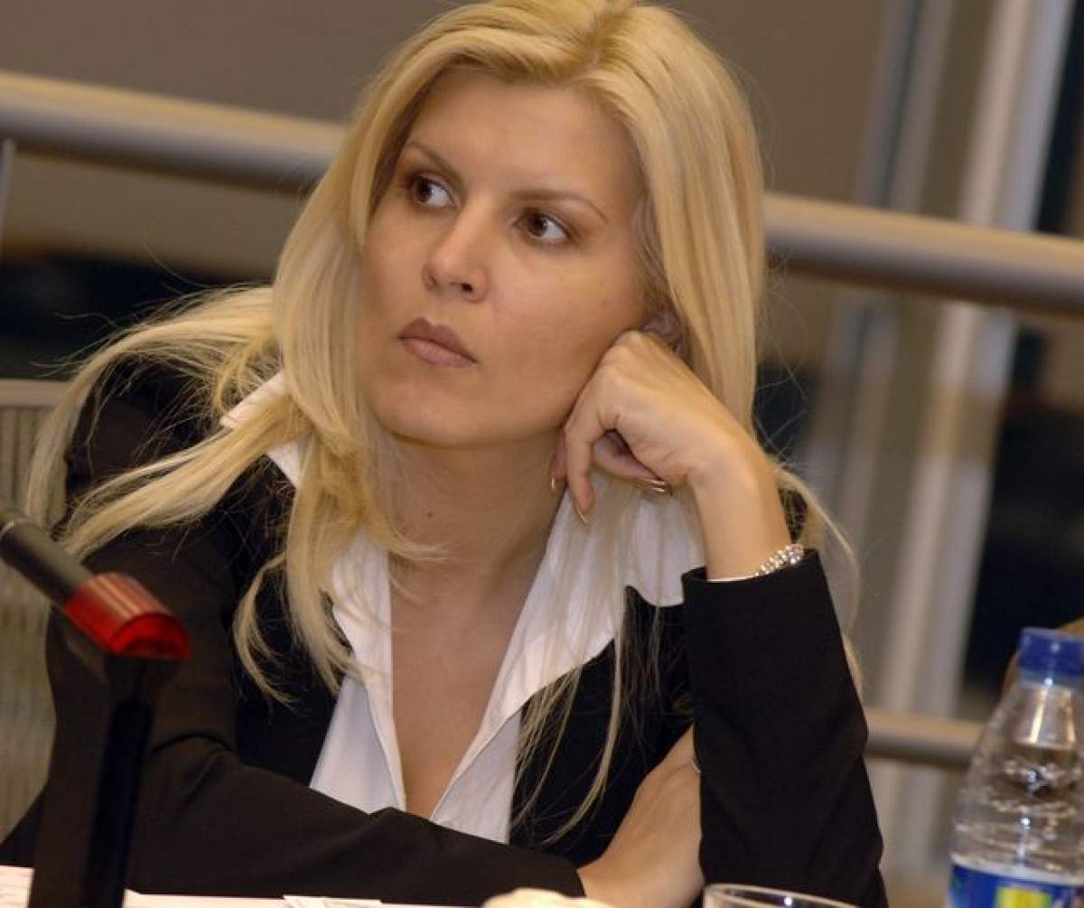 Ţara arde şi baba se piaptănă. Ce face Elena Udrea în timp ce autorităţile sunt învinse de nămeţi