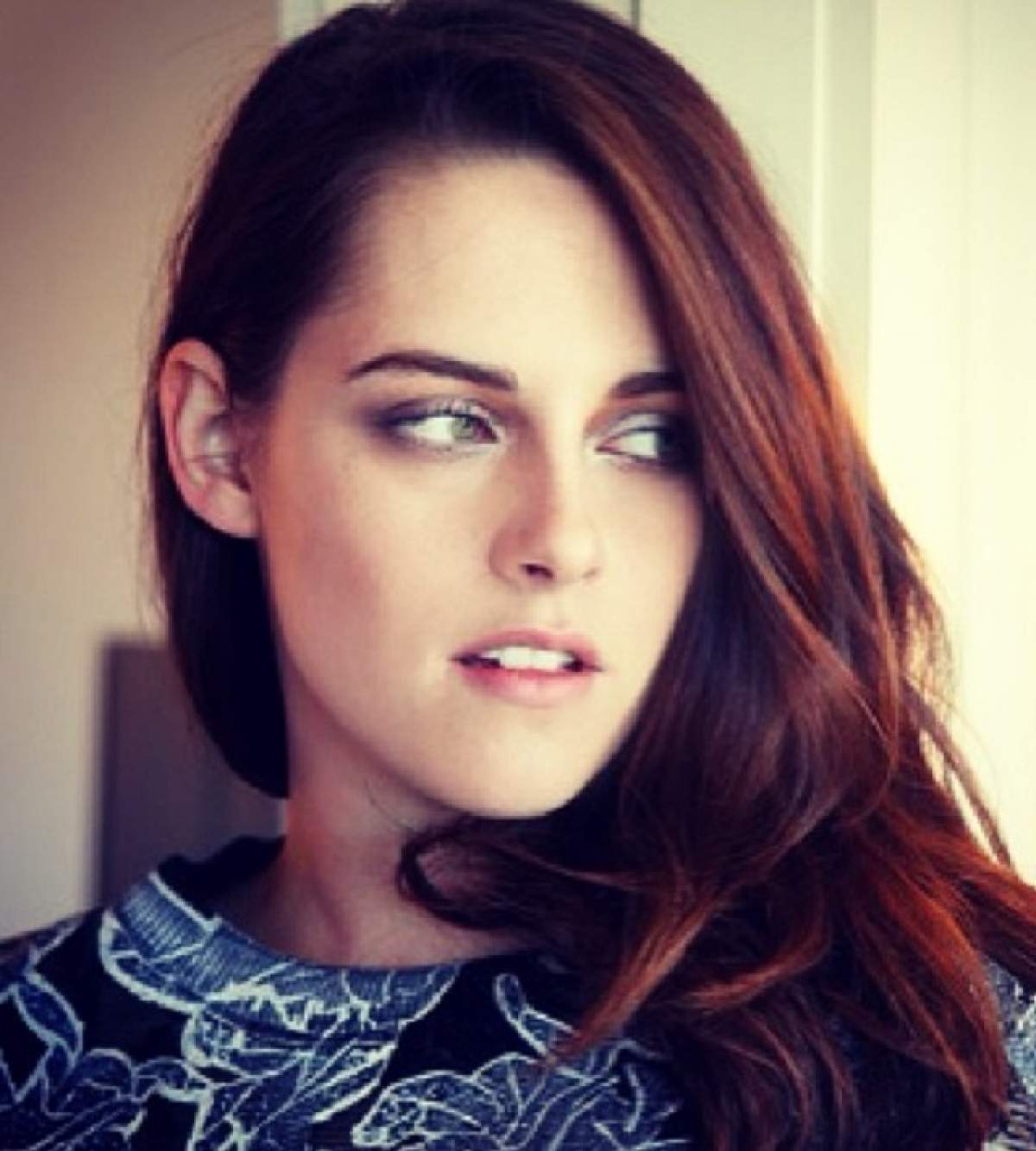 Kristen Stewart este de nerecunoscut! Vezi ce face actriţa în cluburile de noapte