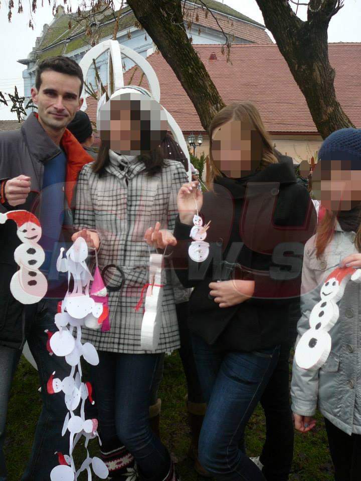 Foştii elevi, terorizaţi de profesorul acuzat de pornografie infantilă!