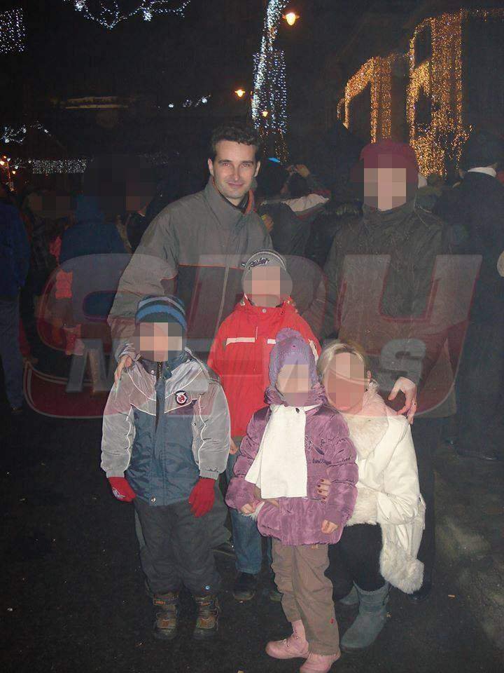 Foştii elevi, terorizaţi de profesorul acuzat de pornografie infantilă!