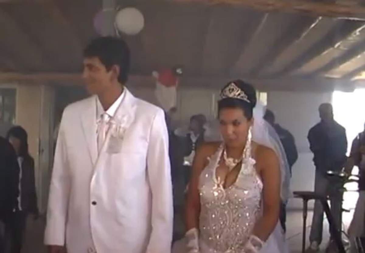 VIDEO super amuzant! Asta e cea mai penibilă nuntă ţigănească! Nu ai mai văzut aşa ceva!