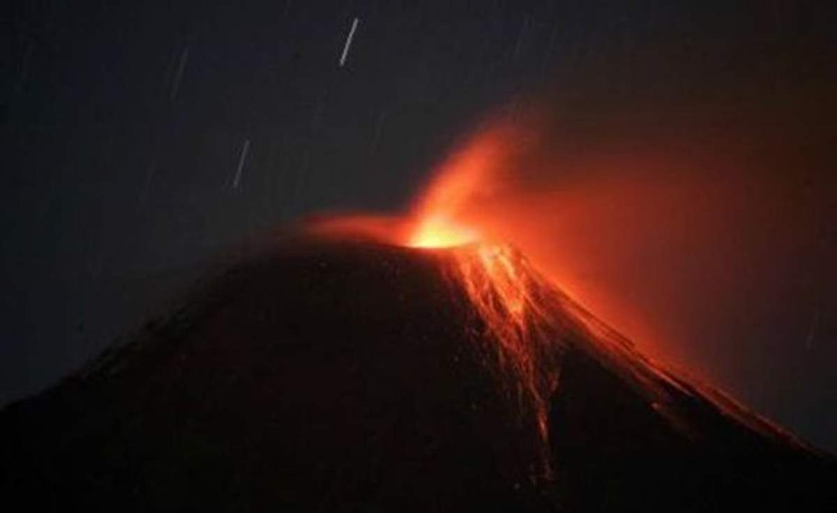 Alertă de gradul zero! Mii de persoane au fost evacuate din cauza unei erupţii vulcanice