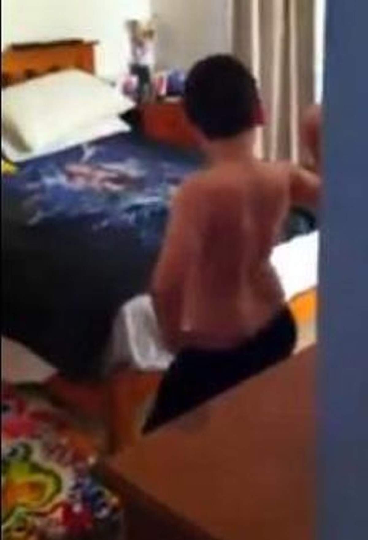 VIDEO Copilul asta va regreta toată copilăria aceste imagini. A fost filmat în timp ce dansa mai ceva ca braziliencele