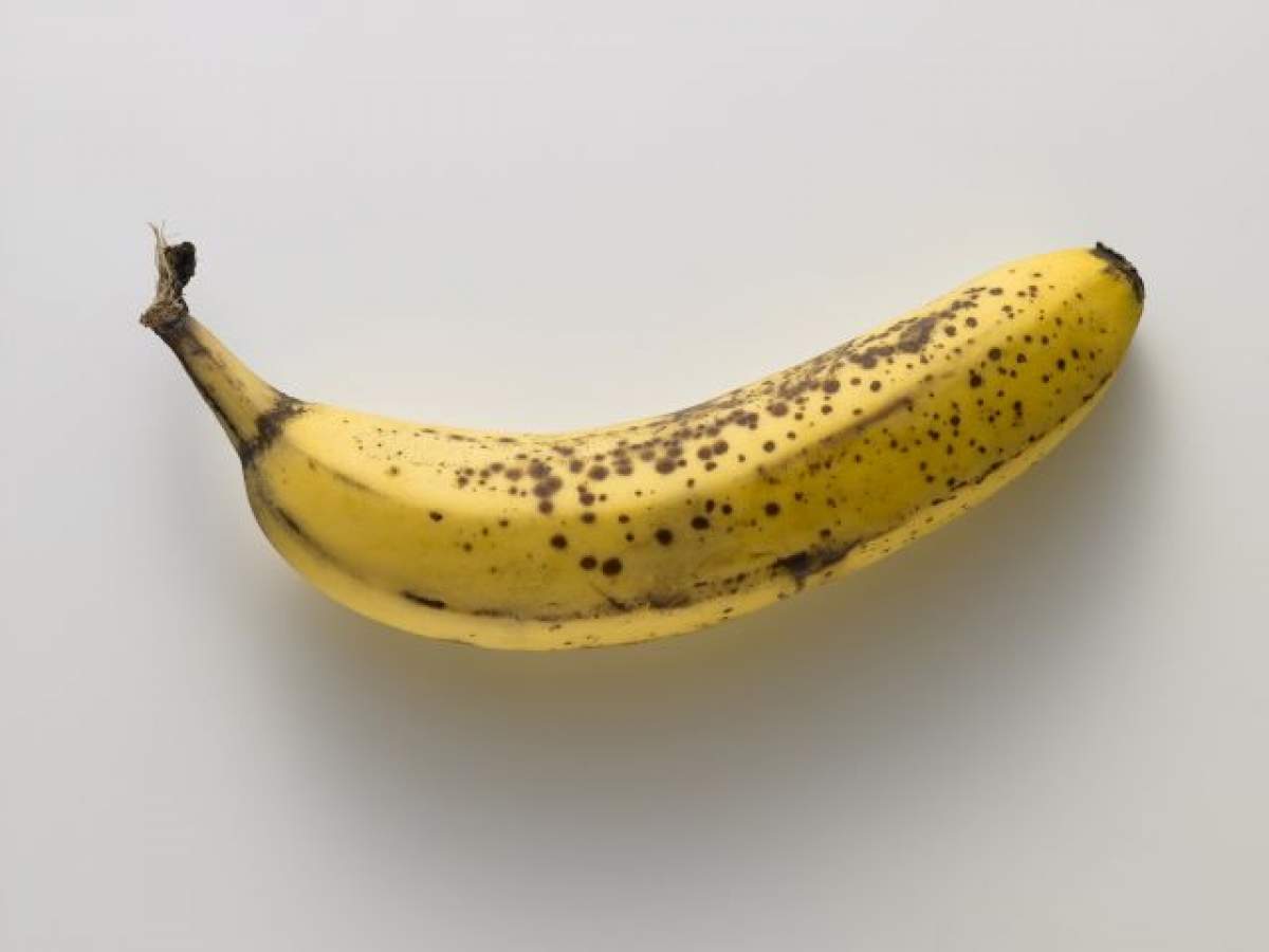13 lucruri surprinzatoare pe care le poţi face cu cojile de banană