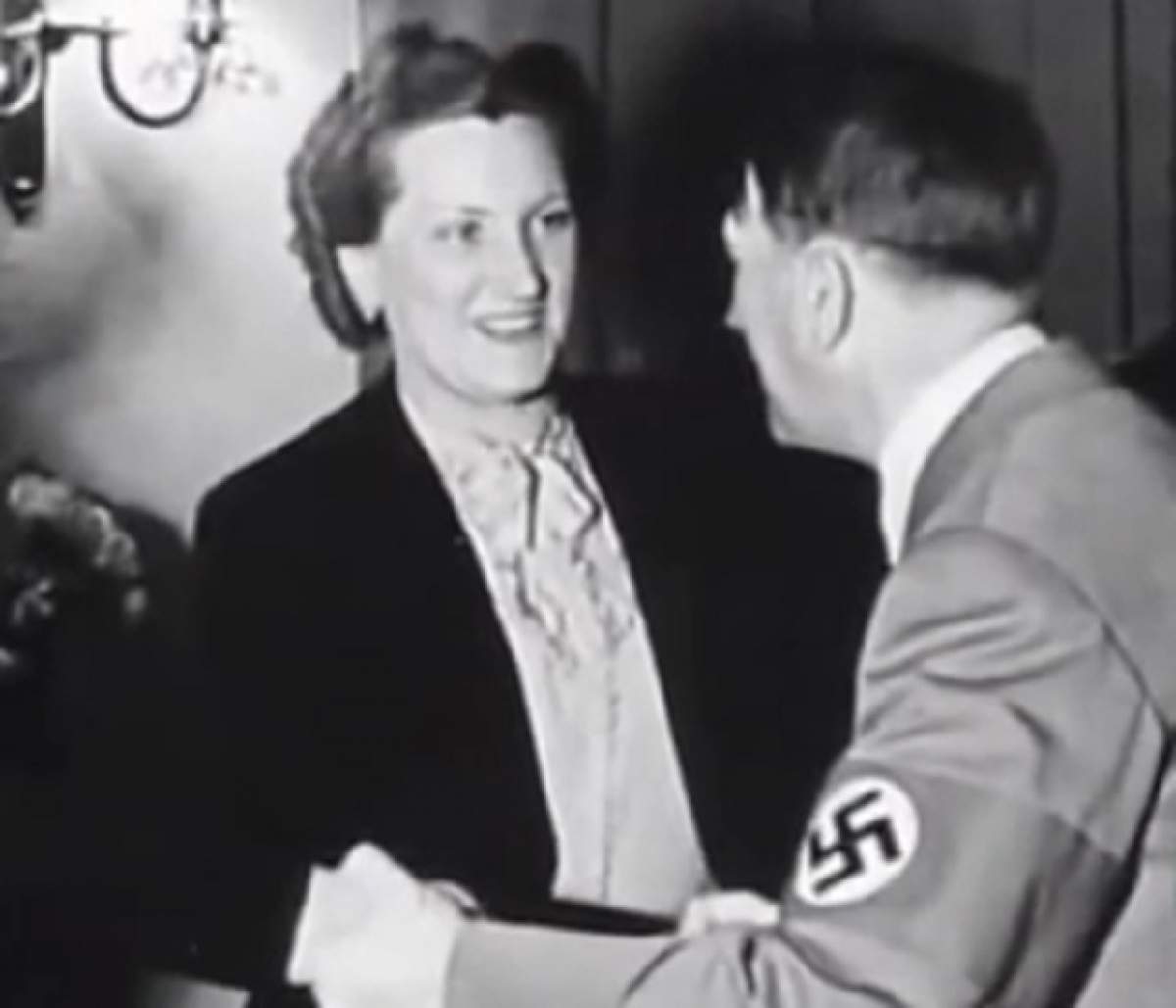 Detalii şocante despre viaţa sexuală a lui Adolf Hitler! Dictatorul german făcea sex cu haine pe el