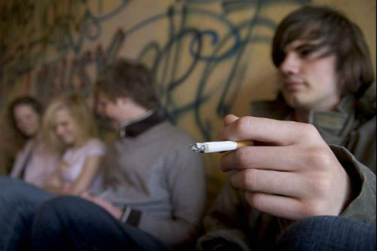 Cât ani din viaţă te costă dependenţa de ţigări şi dependenţa de alcool?