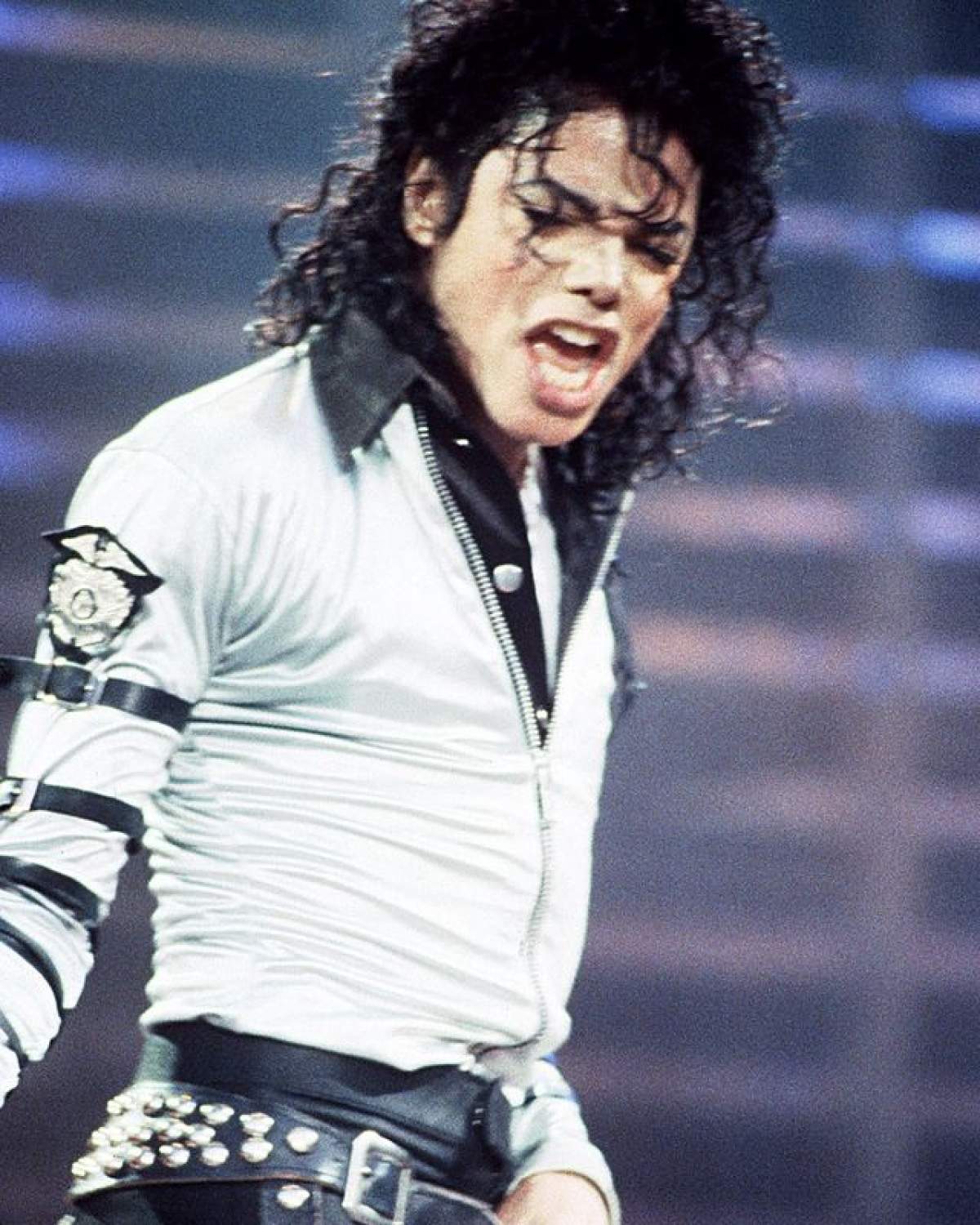 Michael Jackson, rege şi după moarte! Topul vedetelor care fac bani deşi nu mai trăiesc