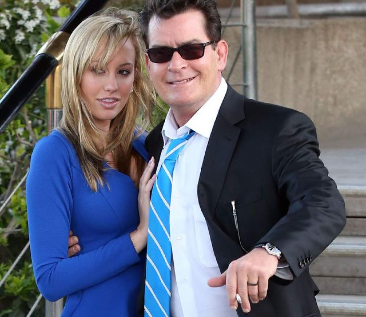 Charlie Sheen, din nou singur! Actorul s-a despărţit de vedeta porno Brett Rossi