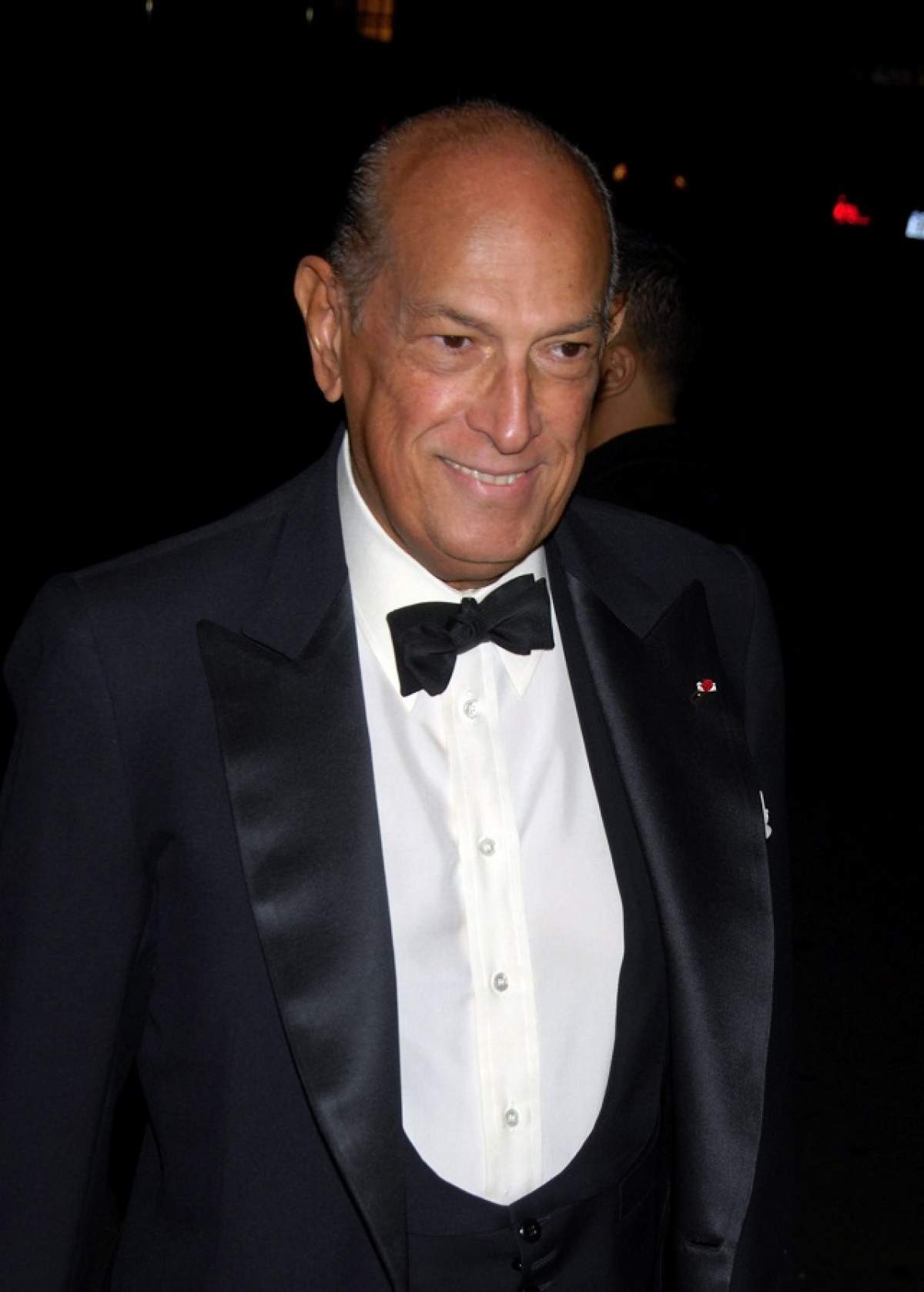 A MURIT designerul Oscar de la Renta!