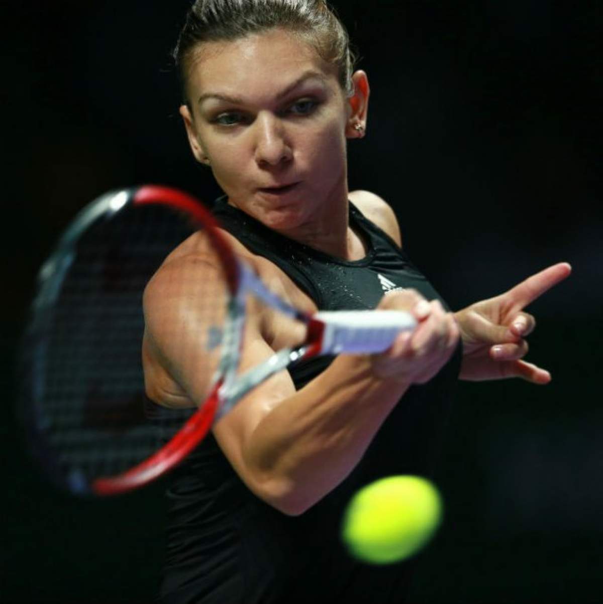 Mândri, din nou! Simona Halep s-a calificat în finala de la Turneul Campioanelor!