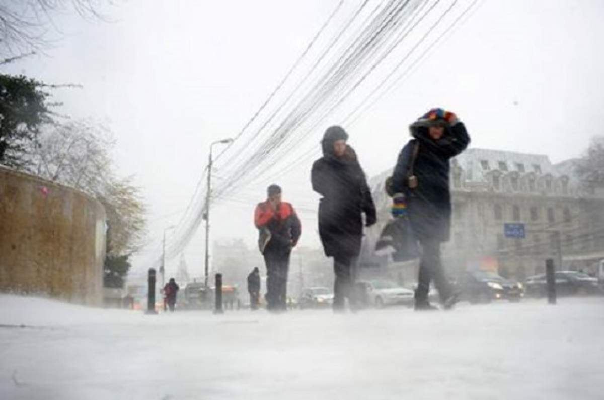 Stare de alertă! O persoană a murit şi alte 50 de persoane au fost evacuate din cauza zăpezilor, în Bulgaria