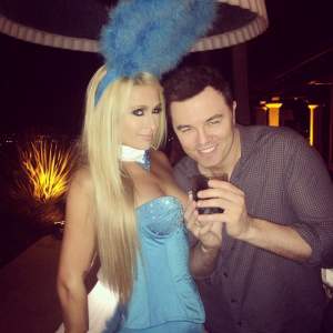FOTO / Ce kinky! Paris Hilton, iepuraș Playboy, la petrecerea de Halloween