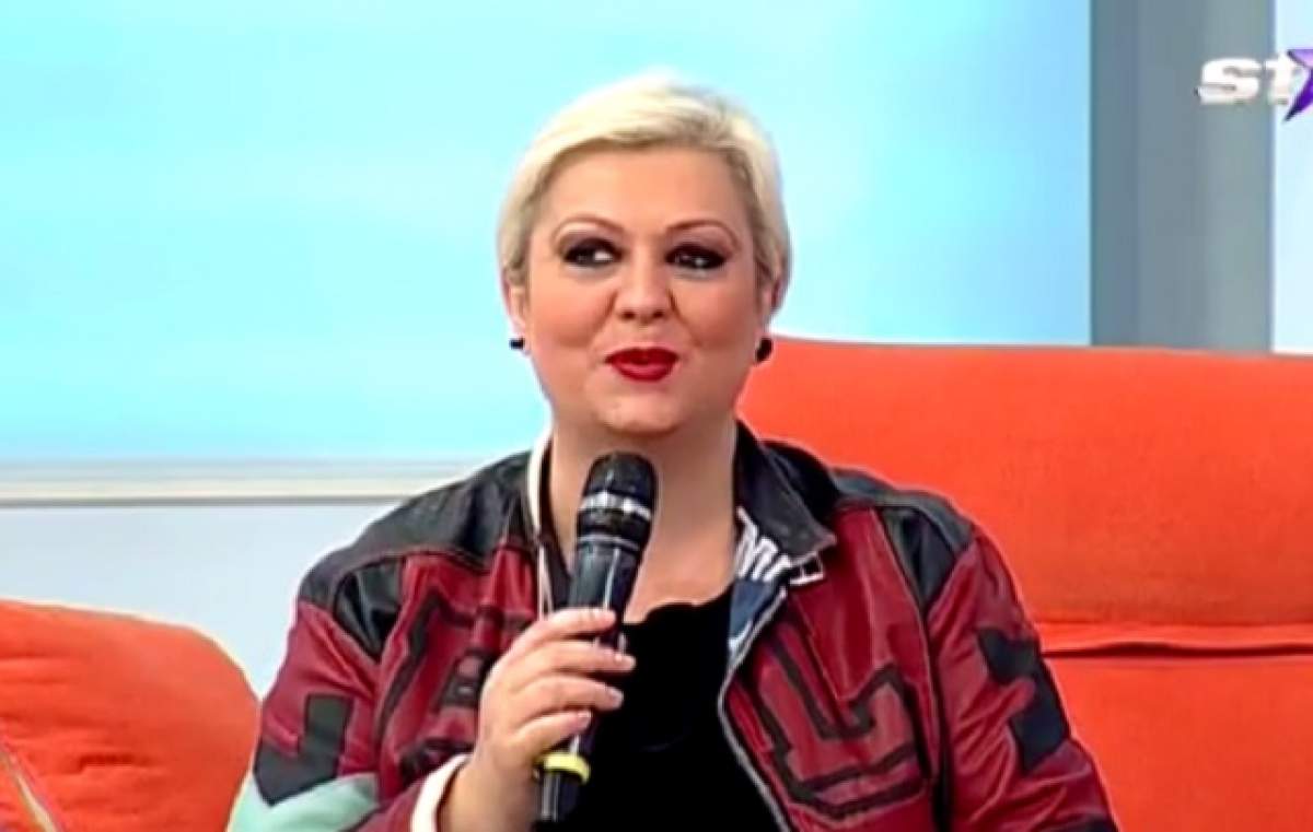 Dezvăluiri intime! În timp ce fiul ei se joacă, Monica Anghel "lucrează" la un nou copil