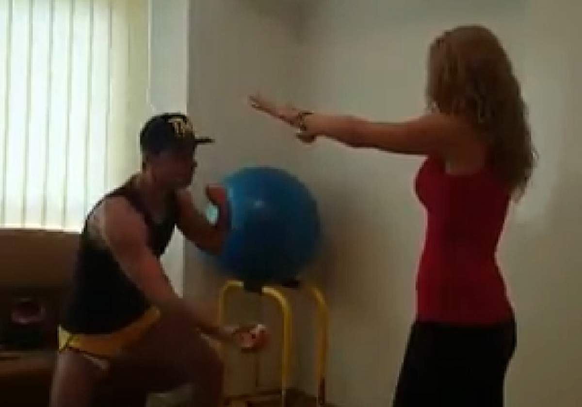 VIDEO / Carmen Brumă a devenit instructorul de box al lui Mircea Badea! Cum îl antrenează pentru lupte