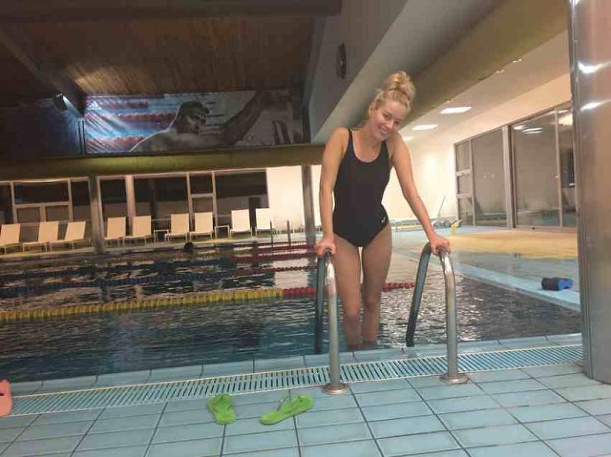 Laura Cosoi a înotat cu tatăl ei, la piscină! Cum arată bărbatul, la peste 50 de ani