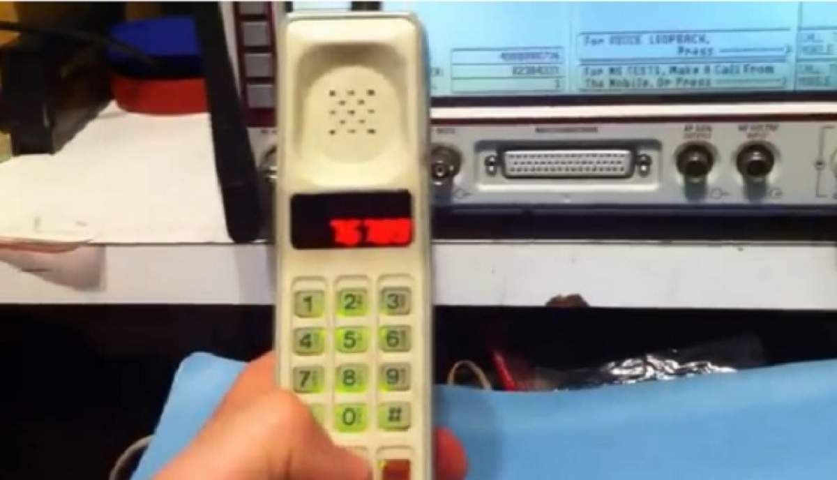VIDEO / ÎNTREBAREA ZILEI- MIERCURI: Ştiţi de când datează primul apel de pe un telefon mobil?